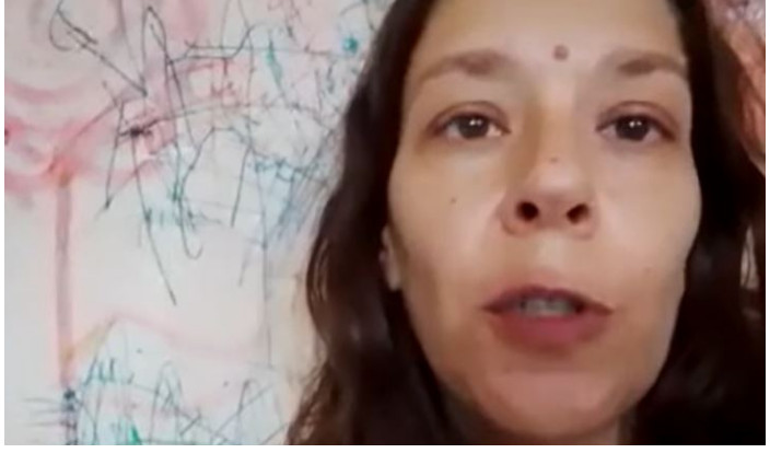 Nina je nedeljama živela u pećini okružena otrovnim zmijama sa dvoje male dece: Nesrećna žena je bila primorana na to iz frapantnog razloga - featured image