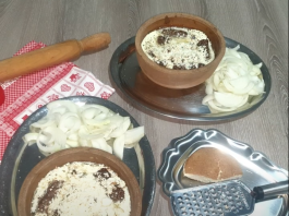 Ćevapi u dagari sa kajmakom-specijalitet koji mami mirisom i izgledom Ćevapi u dagari sa kajmakom-specijalitet koji mami mirisom i izgledom