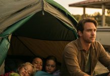 Moji dečaci misle da kampujemo — Ali ne znaju da smo beskućnici.