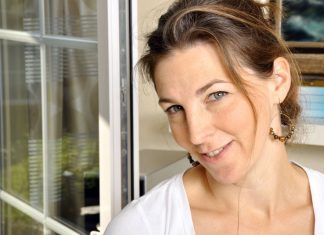 Rođena ćerka me je u dosluhu sa svekrvom pokvareno izdala i sada ne mogu ni jednu ni drugu da pogledam u oči: Karma im je na kraju vratila duplo gore