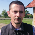 Ovaj Bosanac ima NAJLUĐE IME na Balkanu! Pop mu zato ZABRANIO ULAZAK U CRKVU, a policija ga pušta BEZ KAZNE kad zgreši: Ček samo da čujete KAKO MU SE BRAĆA ZOVU