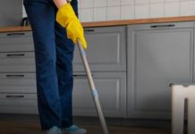 Dodajte ovo dok brišete podove i cijela kuća će vam mirisati: Trik pravih majstora!