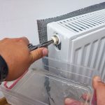 Zašto je radijator i dalje hladan nakon odzračivanja? Rešenje je mnogo prostije nego što mislite