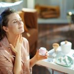 Da li i vama strada lice tokom praznika? Kako da sačuvate blistavu kožu posle Nove godine