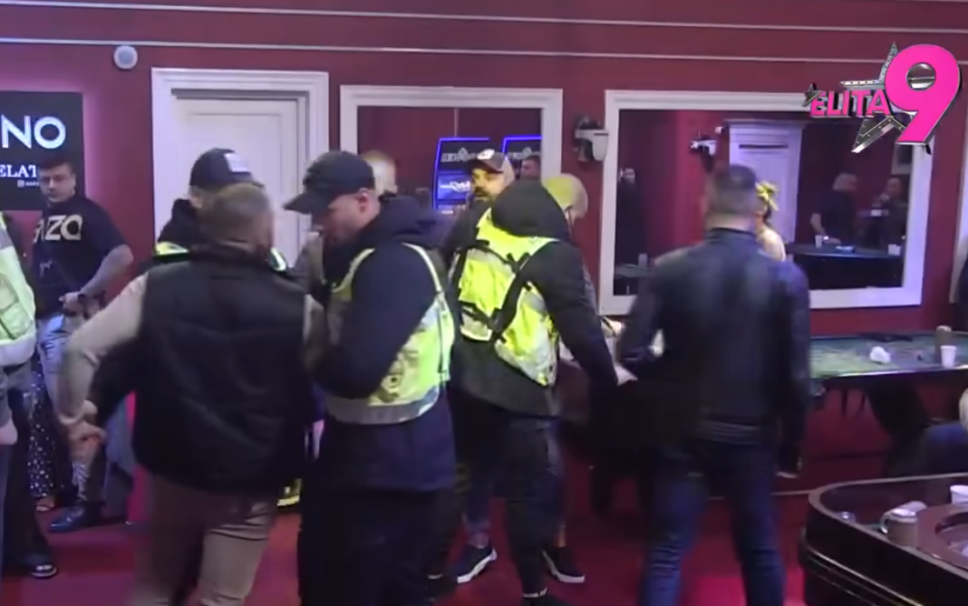 Eksplozija emocija: Vujović krenuo na Aneli zbog Asmina – produkcija odmah reagovala! Eksplozija emocija: Vujović krenuo na Aneli zbog Asmina – produkcija odmah reagovala!