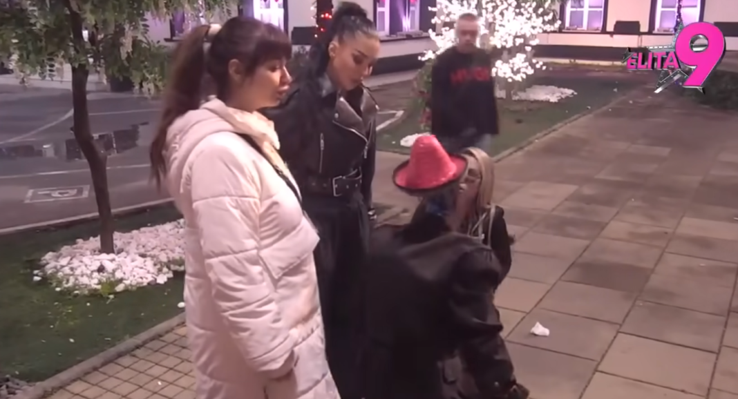 LUDILO U ELITI! Robota Tošu skoro oborila, Miljana urlala kao nikad dosad! LUDILO U ELITI! Robota Tošu skoro oborila, Miljana urlala kao nikad dosad!