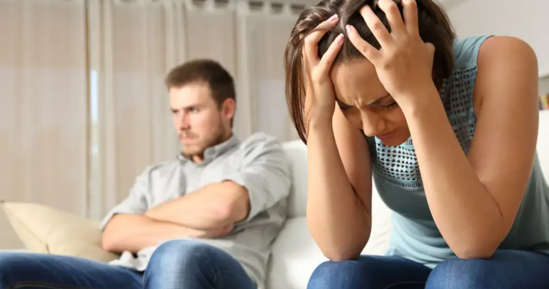 „Pakao u četiri zida: Zbog muževog sina iz prvog braka, ovoj majci se život pretvorio u horor“ „Pakao u četiri zida: Zbog muževog sina iz prvog braka, ovoj majci se život pretvorio u horor“