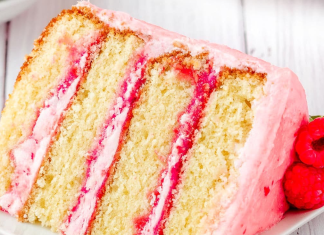 Kremasti kolač od vanilije i malina bez puno muke, a izgleda kao iz slastičarne! Kremasti kolač od vanilije i malina bez puno muke, a izgleda kao iz slastičarne!