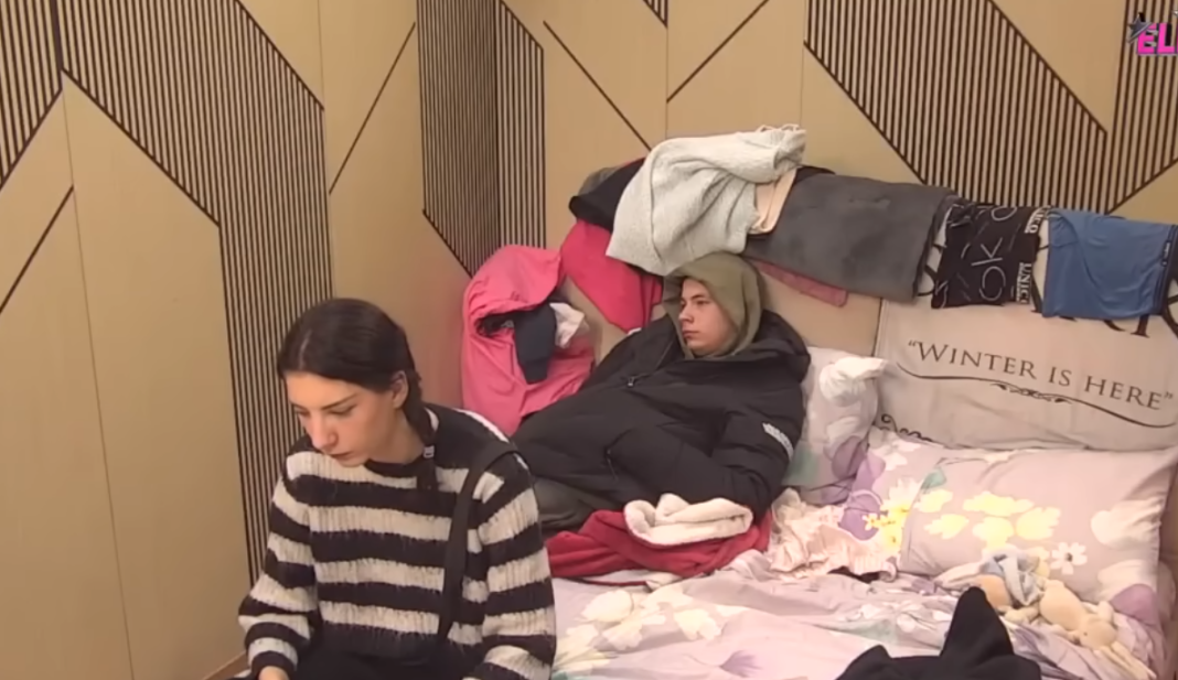 Pucanje po šavovima Pale teškre reči: Neriova ispovijest koja je šokirala ČAK I HANU Pucanje po šavovima Pale teškre reči: Neriova ispovijest koja je šokirala ČAK I HANU