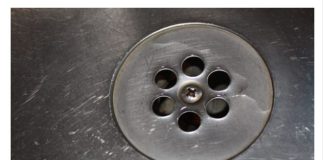 SMRDI VAM IZ KUPATILA KADA PADA KIŠA? Samo ubacite 1 sitnicu iz kuhinje u odvod i rešite problem