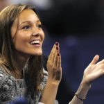 DETALJ NA RUCI JELENE ĐOKOVIĆ IZAZVAO VELIKU PAŽNJU: Ovo se nosi u Srbiji, deo je OBIČAJA, a mnogi ne znaju PRAVO ZNAČENJE (FOTO)