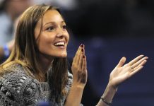 DETALJ NA RUCI JELENE ĐOKOVIĆ IZAZVAO VELIKU PAŽNJU: Ovo se nosi u Srbiji, deo je OBIČAJA, a mnogi ne znaju PRAVO ZNAČENJE (FOTO)