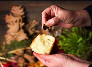 Ako pronađete paricu u česnici, evo šta vam godina donosi: Saznajte pravo značenje omiljenog običaja na Božić
