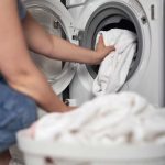 Posivjeli veš postaće bijel kao snijeg već nakon prvog pranja: SAMO STAVITE 1 STVARČICU U VEŠ MAŠINU