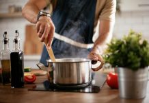 Idealno za hladne dane: Varivo od riže i krumpira gotovo za samo 25 minuta