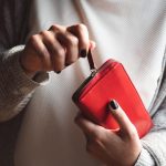 Stavite nekoliko OVIH zrna u novč@nik i biće pun p@ra: Ovaj ritual ‘od din@ra pravi dva’, kaže staro verovanje