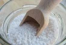 Kažu da je čudo prirode: Ovaj prah je 100 puta moćniji od sode bikarbone. Nemilosrdno skida fleke, čuva srce i čisti tijelo od otrova