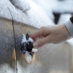 Jutros nas je dočekao debeli minus i zaleđena brava na automobilu: Provereni trik začas rešava problem