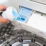 Koristite omekšivač pogrešno i tako ga trošite uzalud: Veš brzo gubi miris zbog ovih grešaka