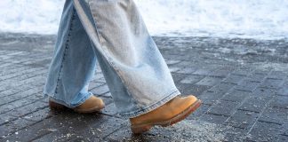 Kako ukloniti so sa obuće i odeće? Uradite ovo čim uđete u kuću, treba vam 5 sekundi
