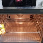 Uzet ću SAMO 1 paket, kao nov je: Godinama dokazan način čišćenja cijele pećnice!