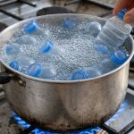 Nikada više ne bacajte plastične boce: Prokuhajte ih nekoliko sekundi i vidite šta će se sljedeće dogoditi (jedan stručnjak mi je ovo otkrio)