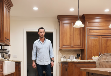 Pronašao je devojčicu skrivenu u ostavi — Njena molba slomila mu je srce