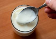 Nutricionista OTKRIVA: Velika greška koju svi pravimo sa jogurtom, bacamo najzdraviji dio