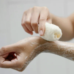 Tuširajte se noću, a ne ujutro – evo šta većina ljudi ne zna