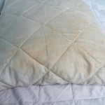 Pomoću samo jednog sastojka iz kuhinje žute mrlje sa jastuka će nestati za tren