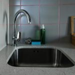 7 navika zbog kojih vam se sudopera stalno zapušava: Majstor će biti razočaran i neće više zadovoljno trpljati rukama