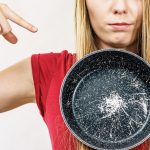 Ove greške svi pravimo pri korišćenju tiganja s nelepljivim slojem