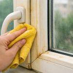 PVC stolarija će sijati kao nova! Ovim trikom skidaju se fleke za 5 minuta!