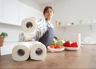 Ljudi masovno ubacuju list ubrusa u zamrzivač: Neverovatno je zašto to rade!