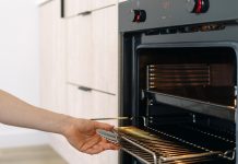 Koju rešetku odabrati: Radite ovu katastrofalnu grešku u pećnici svaki dan, zato vam ručak propada