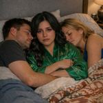 Otkrila sam da žena mog brata svake noći spava između mene i mog muža… a onda je jedan tihi klik u mraku razotkrio tajnu koja je sledila cijelu porodicu.