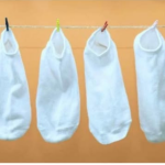 Bijele čarape može biti teško očistiti, ali s ovom metodom ponovno će izgledati potpuno nove