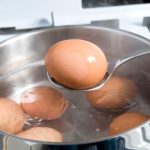 Kako skuhati jaja da ne puknu: Stara caka koja nikad ne iznevjeri