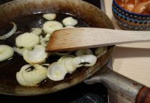 Kuća vam užasno miriše svaki put kad dinstate luk? Ovaj trik rešava problem za minut