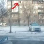 Čistila klimu, pala s prozora, a onda usledio šok! Žena pala sa petog sprata, kad su svi mislili da je kraj…(VIDEO)