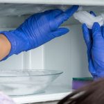 Ovako ćete najbrže otopiti frižider: Za pola sata led će sam nestati, NIKAKO ne uzimajte ovaj predmet u ruke