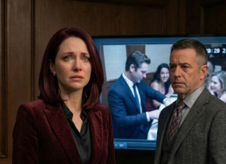 Ostavila sam torbu u restoranu i vratila se da je pokupim. Odjednom, menadžer je tiho promrmljao: „Pokazaću vam snimak sa sigurnosnih kamera, ali nemojte se onesvijestiti kad vidite šta je na njemu.“ Ono što je moj muž uradio na snimku učinilo je da mi noge zadrhte. Ispostavilo se da…