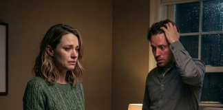 Vratio sam se kući kasno, mirišući na njen parfem i glumeći umor…