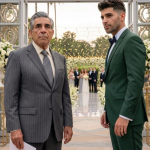 Kada sam se pojavio na vjenčanju svog sina u potpuno novom odijelu, držeći bijelu kovertu, zaustavio me na ulazu i tiho rekao: „Tata… ovo vjenčanje je samo za porodicu… a ti više nisi dio nje.”