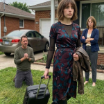 Moj otac me izbacio iz kuće kada je saznao da sam trudna, a da nikada nije znao pravu istinu. Petnaest godina kasnije, moja porodica je došla da posjeti mene i mog sina… a ono što su vidjeli ostavilo ih je blijedima i bez riječi.