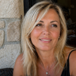 Zašto je izlazak sa ženom starijom od 40 godina “težak zadatak”? Ovih 6 stvari plaše muškarce više od sveg