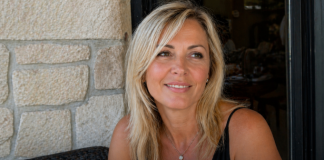 Zašto je izlazak sa ženom starijom od 40 godina “težak zadatak”? Ovih 6 stvari plaše muškarce više od sveg