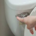 Stručnjak: ‘Fuj! Evo što zapravo leti zrakom vaše kupaonice kad pustite vodu s podignutim poklopcem‘