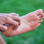 Jednostavnim nanošenjem paste za zube na stopala možete uštedjeti novac na tržišnim troškovima