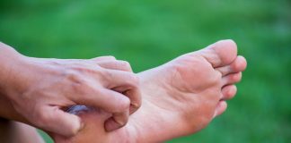 Jednostavnim nanošenjem paste za zube na stopala možete uštedjeti novac na tržišnim troškovima